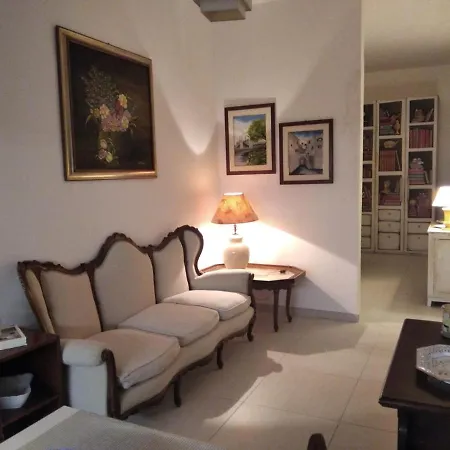 Casa -trani Centro Apartment *